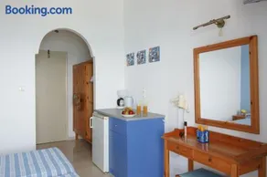 Flisvos Rooms - Image 3