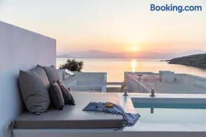 Citadela Paros Molos - Beachfront Maisonette with Plunge Pool - Image 1