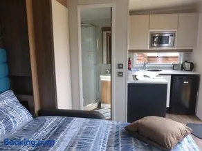 The Swan Suite - Image 2