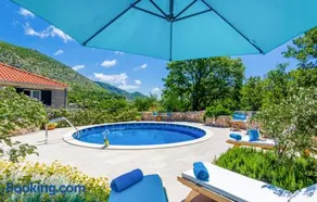 Villa Kate - outdoor pool, 4 bedrooms, free parking - Image 5