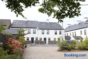 Town Square Holiday Homes - Image 2