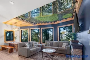 Dreams of Spring at Magnolia Treehouse - Image 4