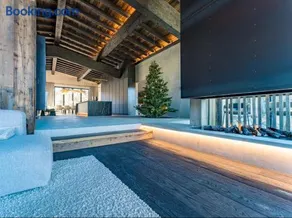 Black chalet - Image 3