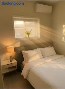 Modern Cozy Suite with AC near Metrotown Burnaby - Image 1