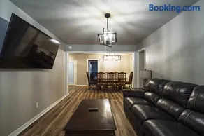 Avondale House Pet-Friendly near OU Campus Sleeps 10 - Image 4