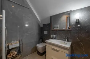 Villa Garden Apartments - Image 3