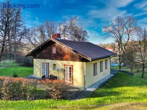 A romantic cottage in the middle of the chateau garden - Image 1