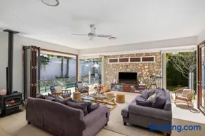 Spacious Coastal Luxury - Steps to Beach - Image 2
