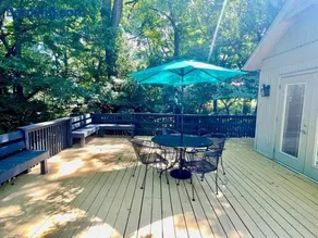 Fayetteville Retreat - Centrally located - Next to Washington Regional Hospital - Image 3