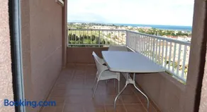 Apartamento Con Preciosas Vistas Al Mar,WIFI y piscina de temporada - Image 1