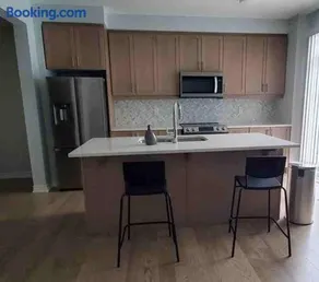 Lovely 2 bedroom 2 bath - Image 2