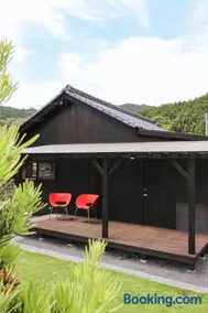 Akizuki Meganebashi Cottage - Image 1