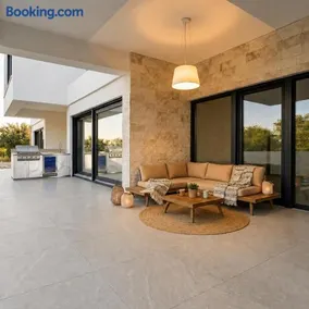 Villa Just be Alive, Sea View, Pool, Gym & Sauna - Image 2