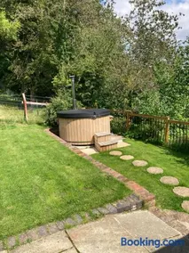 Riverside Cottage - Image 3