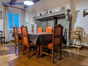 Maison familiale calme avec terrasse et circuits de randonnée - Image 2