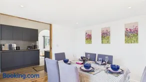 The Olde Log Cabin - 3 Bedroom - Beavers Hill - Image 2