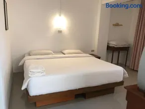 Paradorn Inn - Image 2
