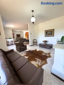Charming Colonial Countryside Home with Wifi - Image 2