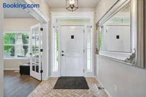 Family Fun! Gorgeous North Idaho Home w/Tesla Charge : Prairie Inn - Image 2