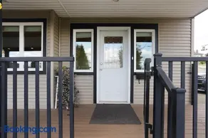 Lovely J Home -Stunning river view cozy two bedroom private suite - Image 5
