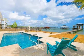Coastal Cottage Retreat Pool, Boat Dock, & Minutes to Pirates Cove - Image 3