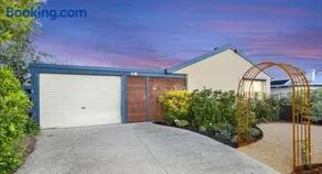 Seabreeze - Minutes from the Beach - Image 1