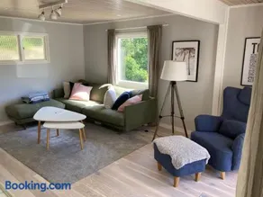 Modern cottage near the sea - Image 4