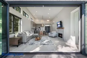 Beachfront Luxury Suite #21 at THE BEACH HOUSE - Image 3