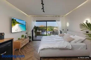 Sagit luxury suites - Image 2