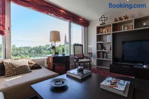 Spacious Apartment with Views of Plaza de España & María Luisa Park - Image 1