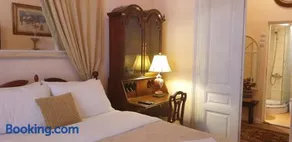 VANSVEL Boutique Apartment 7 - Image 4