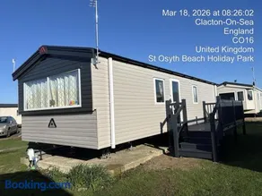 M&B Holiday Home 2025 Cozy Beach side Caravan 4 Beds, 3 Sofa Bed, 7 Sleep, Wifi, Tea and Coffee, Free Parking - Image 2