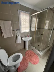 Oteng Lifestyle BnB - Image 3