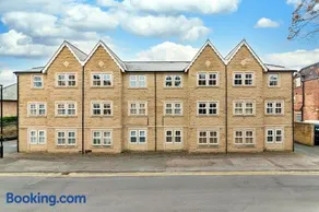 Finest Retreats - Mowbray - Image 4