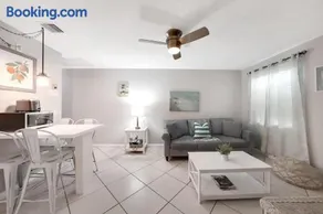 Beach Apart by Dream Vacation unit 3 - Image 5