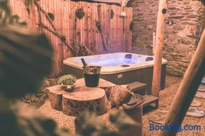 Romantic Getaway - Sauna and Jacuzzi - El Clandestino - Image 1