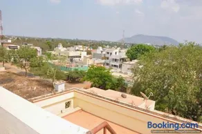 Suvarna Luxury Home Stay - Image 5