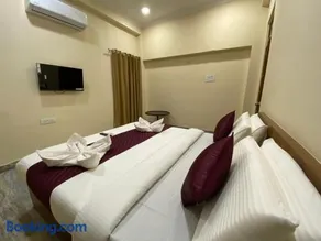 Hotel KP Suites Metro Near LakeShore Mall - Image 5