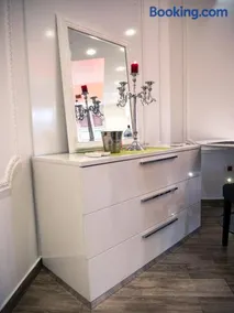 Centrally Located Relaxing Place - Image 4