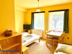 P&P Jičín Apartments - soukromé 2-3 lůžkové pokoje s vlastní kuchyní a koupelnou - Image 2