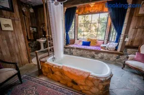 Historic Temecula Ranch Retreat - Sleeps 12 - 5 Acres Under Ancient Oaks - Image 4