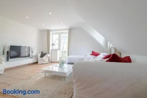 Meerbusch Apartments - 3 Room Apartment with Balcony - 20 Min Messe DUS - Image 1