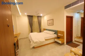 The Royal Pavilion Hotel - Image 2