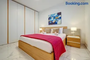 Stylish 2BR Getaway Steps from the Promenade by Buena Vista - Image 5