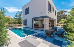 Villa Royal House 3 - Image 1