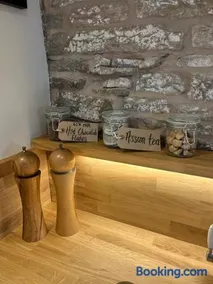 Blackshaw Gap - Charming cottage on a Cheshire Peak District farm - Dining options - Image 5