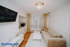 Gold Luxury Apartment - Image 2