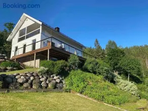 Idyllic Lake House - 4 rooms & 5 m Glamping Tent - Boat & SUP - Image 2