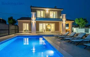 Villa Periska - Image 1