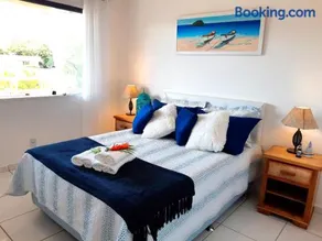 Espetacular Casa 3 SUÍTES cozinha varanda vista a passos da praia - Image 1